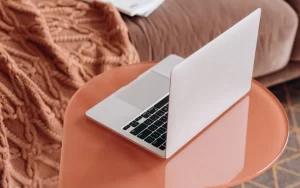 Δεν ανοίγει το laptop?