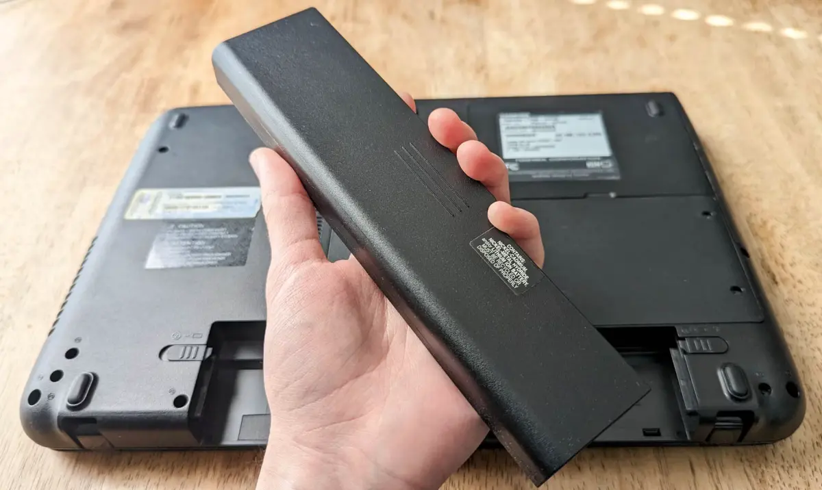 Γιατί να αγοράσετε laptop με αφαιρούμενη μπαταρία