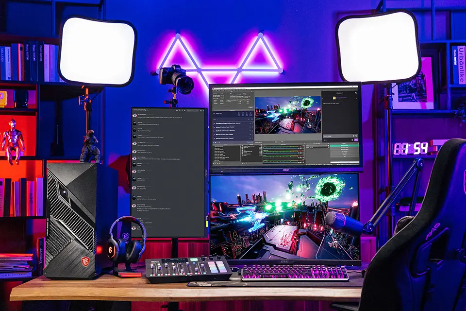 triple-monitor setup
