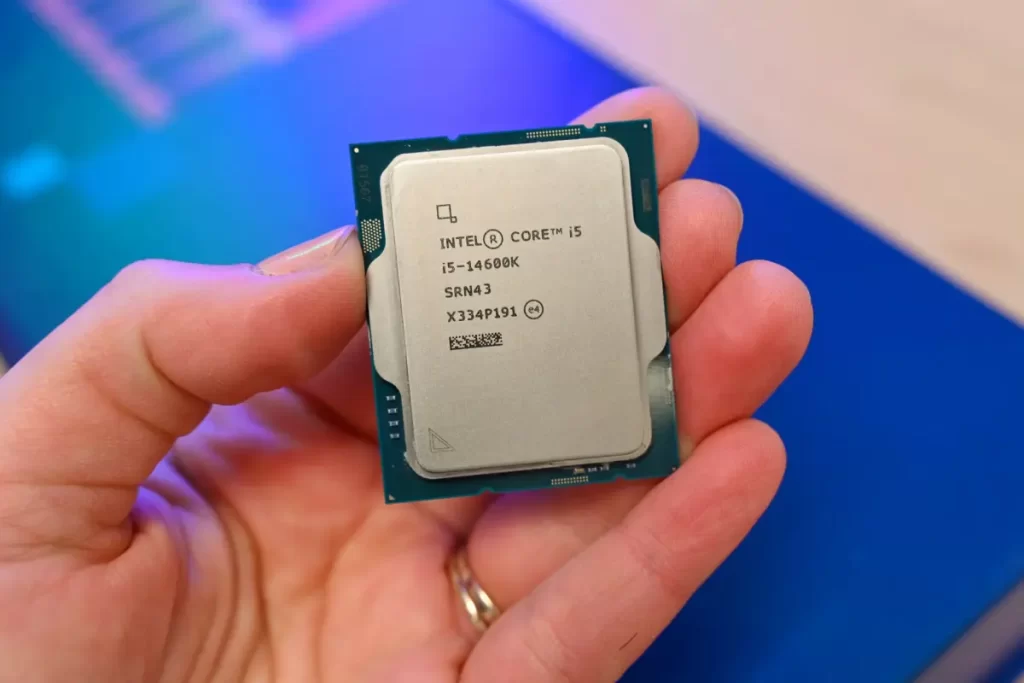 Installing the CPU